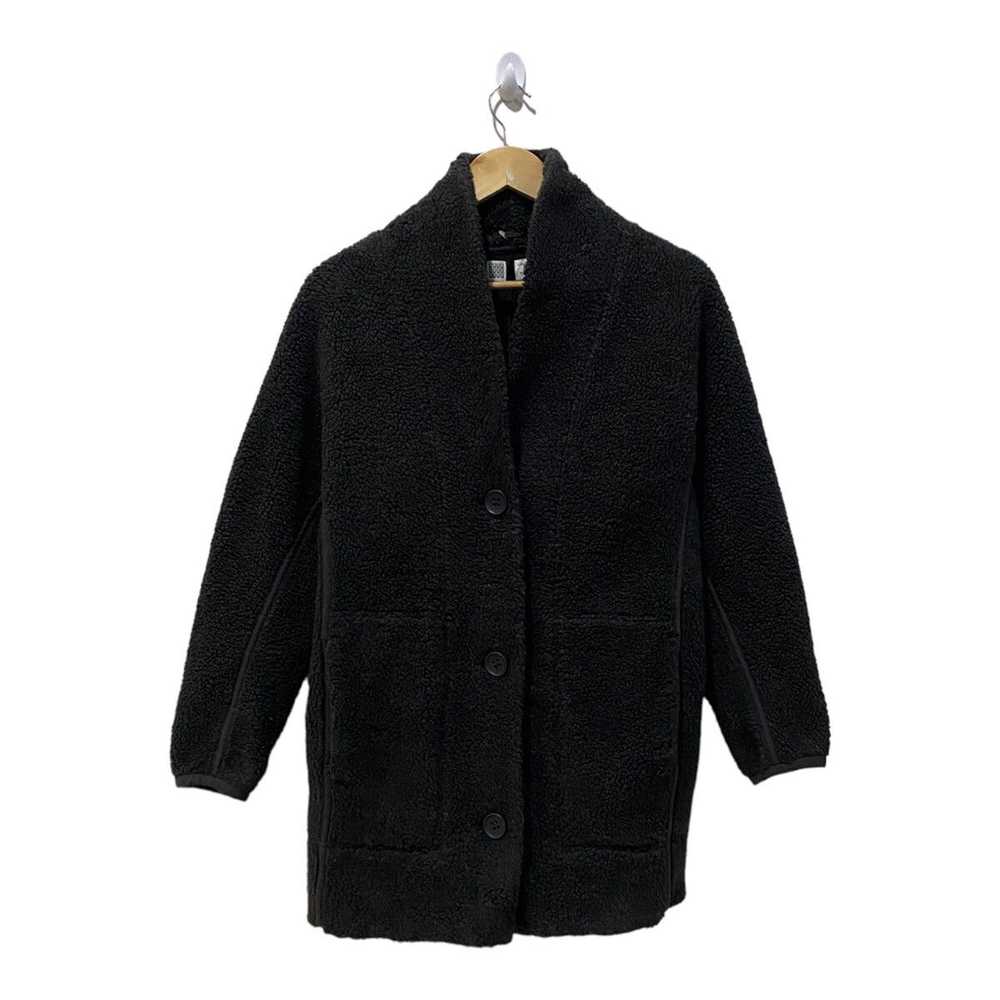 UNIQLO UUU LEMAIRE SHERPA LONG JACKET BUTTON - image 1