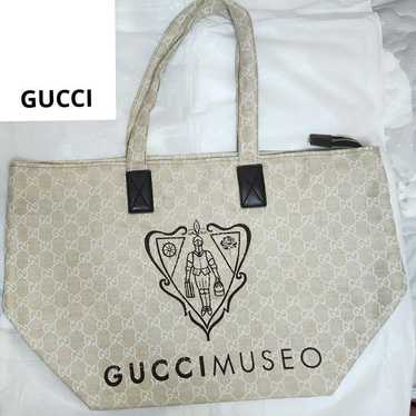 Gucci tote bag in excellent condition.