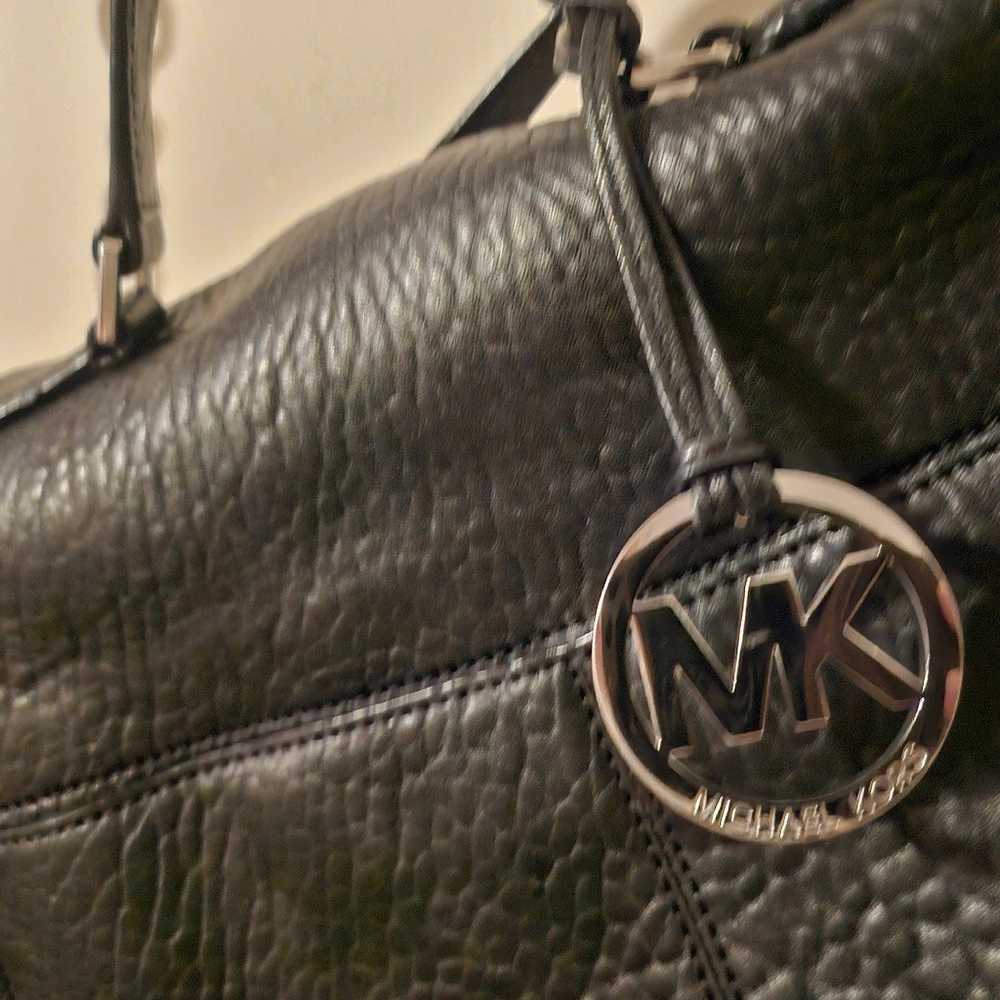 *AUTHENTICATED* MICHAEL KORS Shelley Satchel - image 4