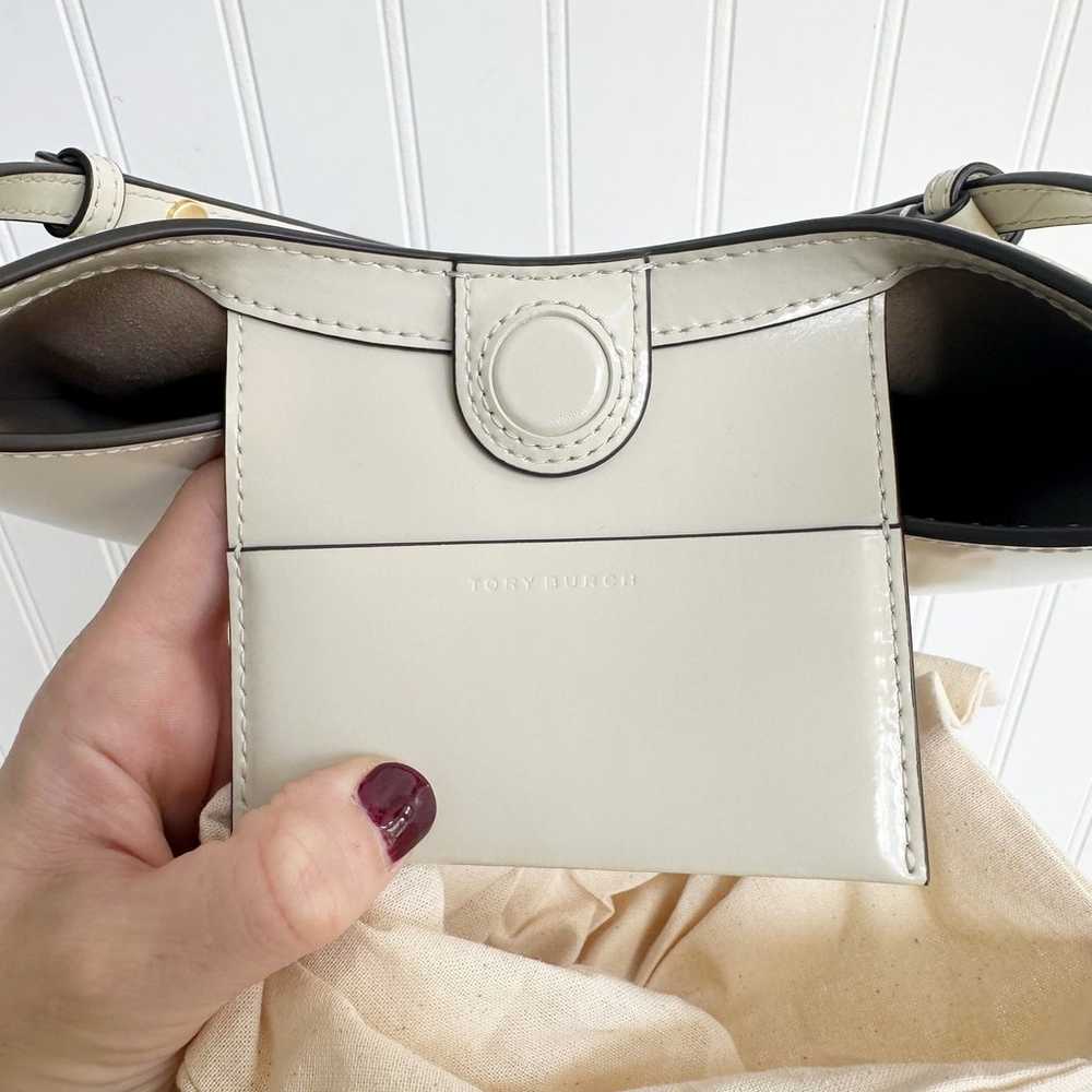 Tory Burch Robinson Spazzolato Convertible Cresce… - image 4