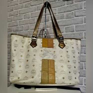 小物 MCM Visetos Princess Lion Leather MCM Black Visetos Lion Princess Leather Tote Bag Multiple