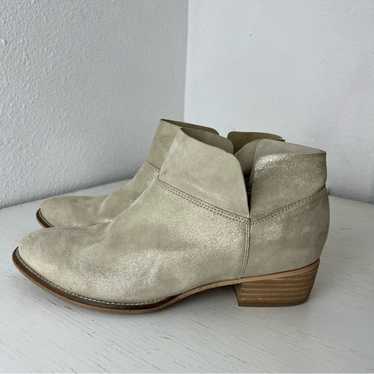 Seychelles metallic sheen Snare suede ankle bootie