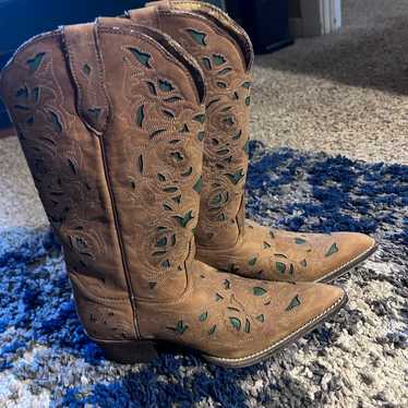 Laredo cowgirl boots