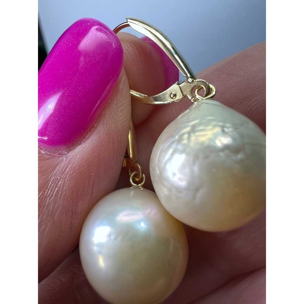 Other 14k gold lever back pearl earrings - image 9