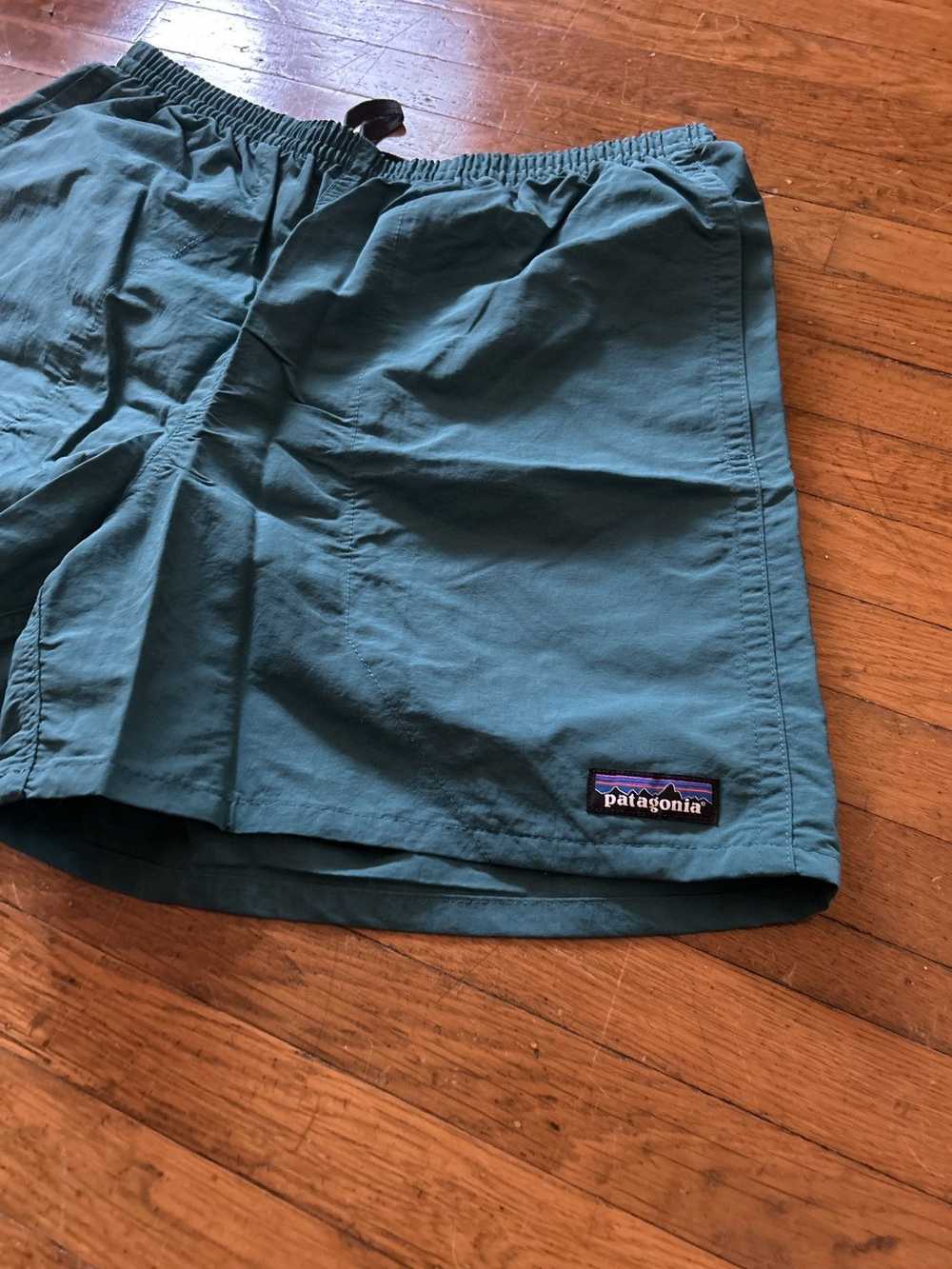 Patagonia Patagonia Baggies Size Medium 5” Inseam - image 4