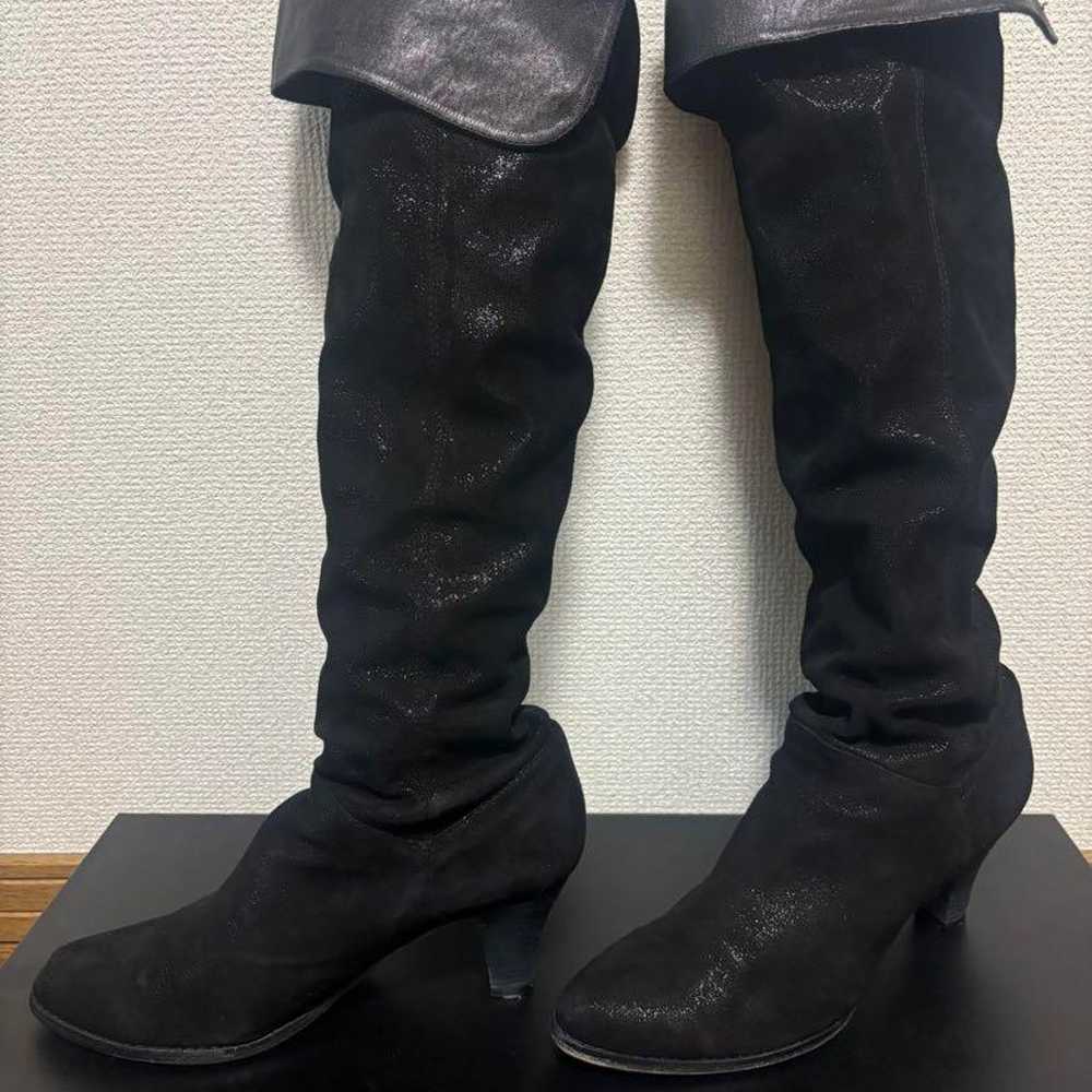 Black suede-like long boots with an 8cm heel. - image 2