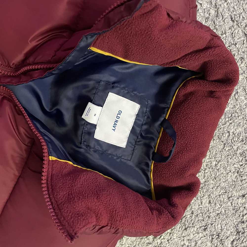 Old Navy Old Navy Burgundy Puffer Vest - Size M - image 3