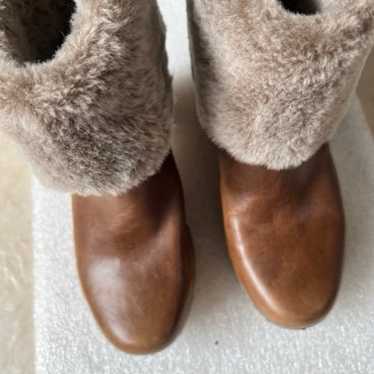 UGG BOOTS SIZE 7