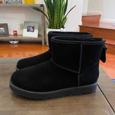 New UGG Classic Mini Black Bootie Logo Zip Back S… - image 1