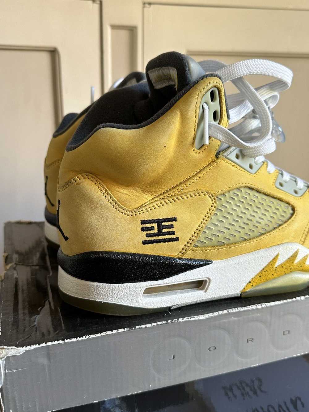 Jordan Brand × Nike Jordan 5 Tokyo exclusive - image 2