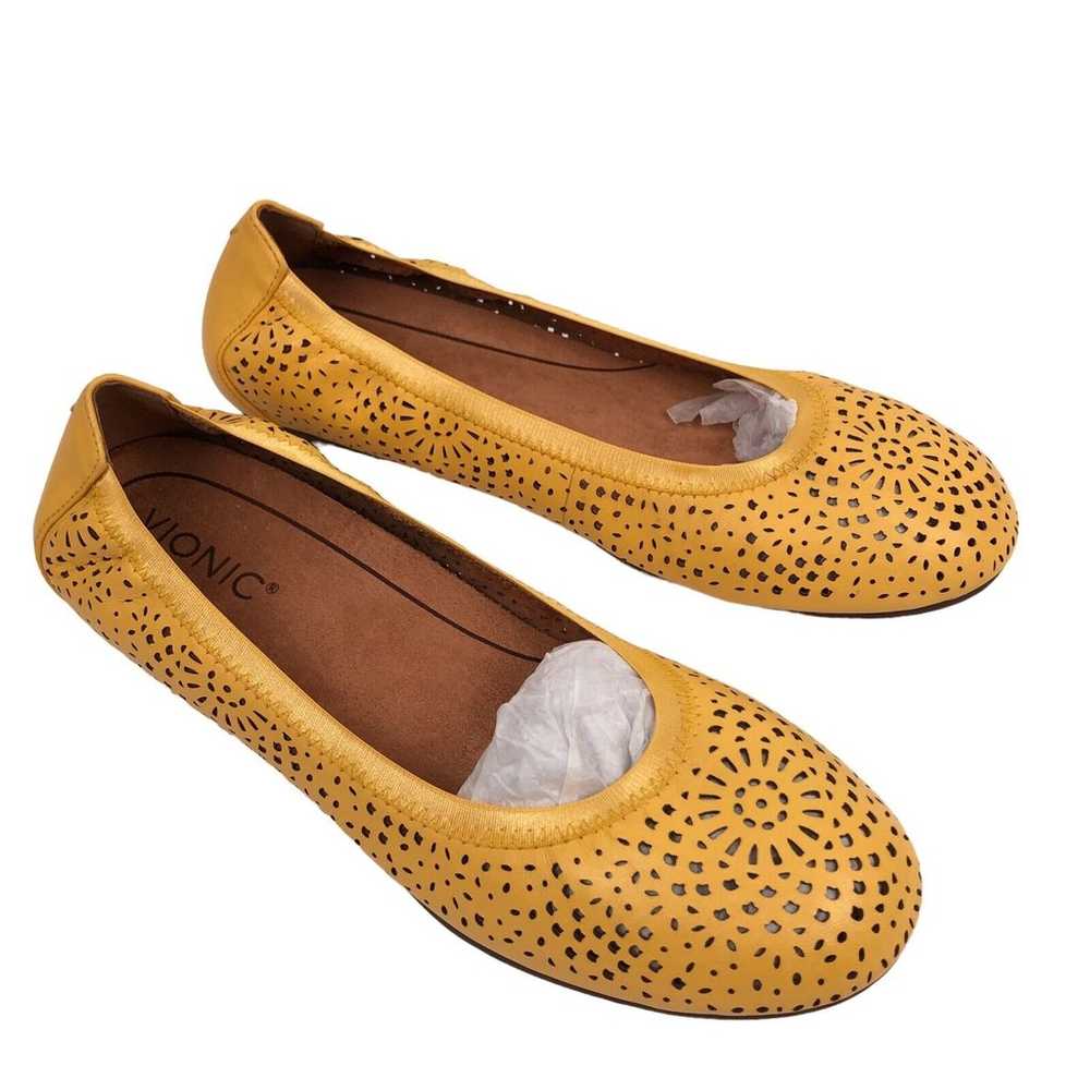 Vionic Robyn Perforated Leather Ballet Flats Shoe… - image 1