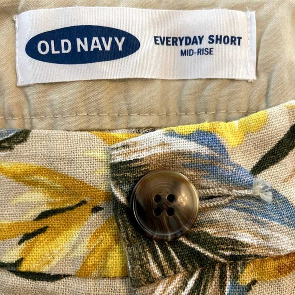 Old Navy Everyday Short High Rise Flat Front Slas… - image 4