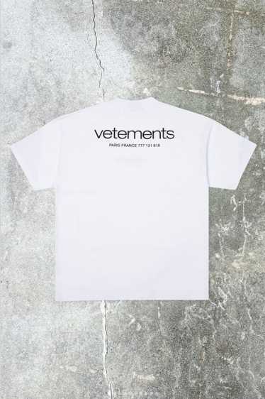 VETEMENTS WHITE URBAN LOGO REGULAR FIT T-SHIRT