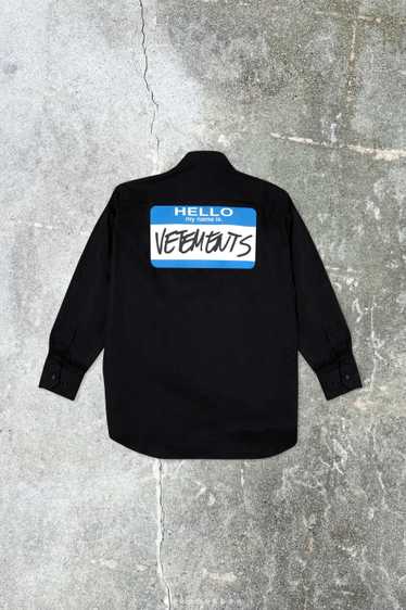 BLACK “MY NAME IS” VETEMENTS SHIRT