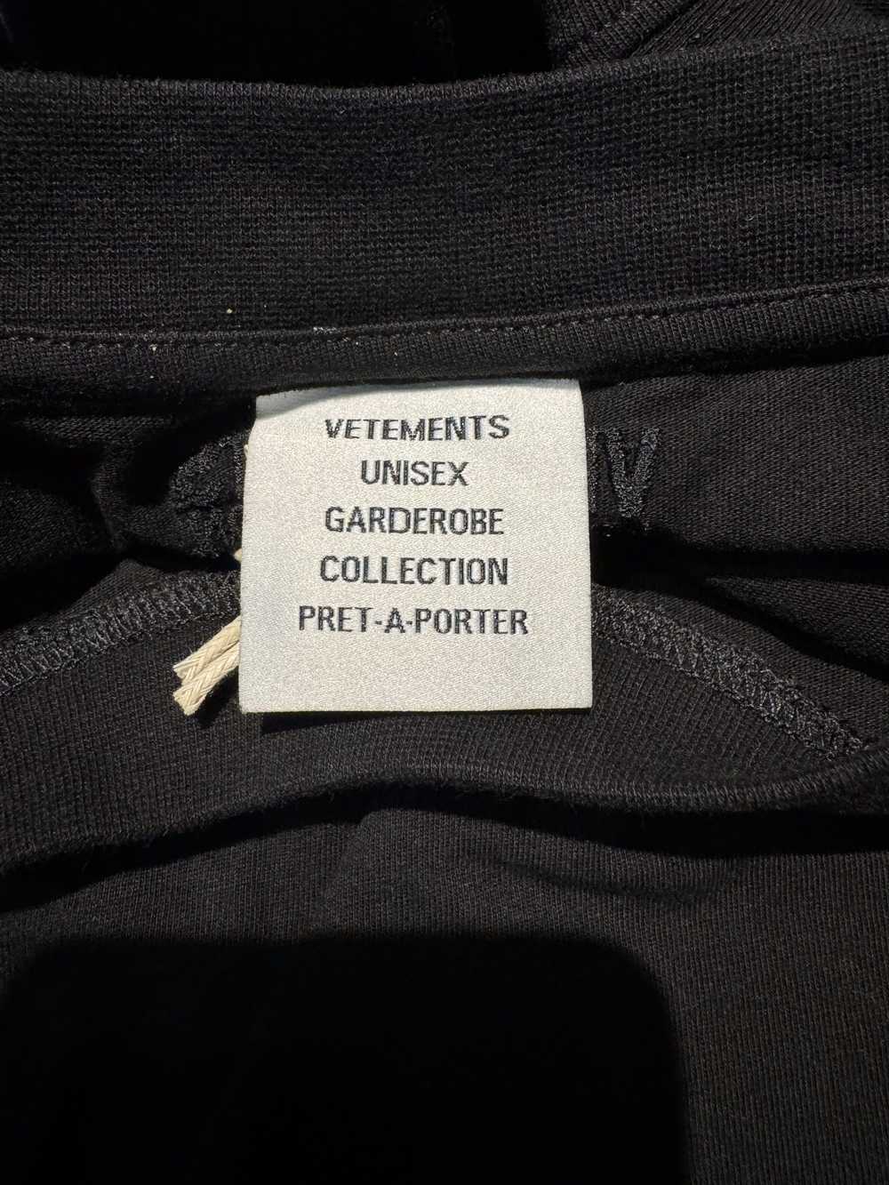 VETEMENTS LIMITED EDITION LOGO T-SHIRT - image 2