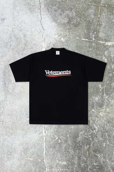 VETEMENTS CAMPAIGN LOGO T SHIRT