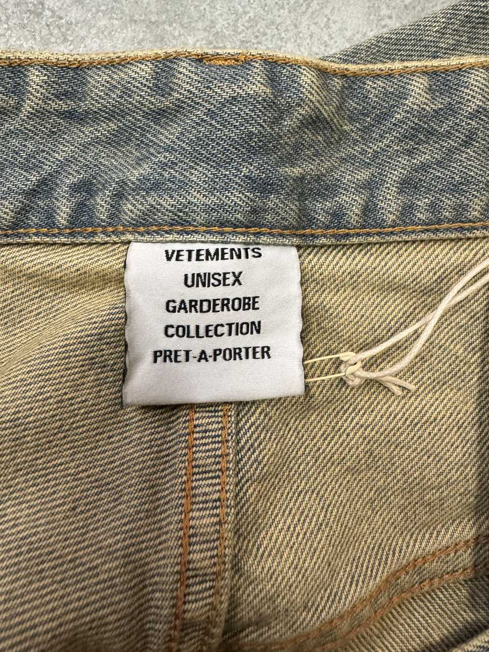 VETEMENTS DESTROYED BAGGY SHORTS - image 3