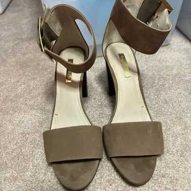 Louise et Cie open strap suede beige sandals 8.5