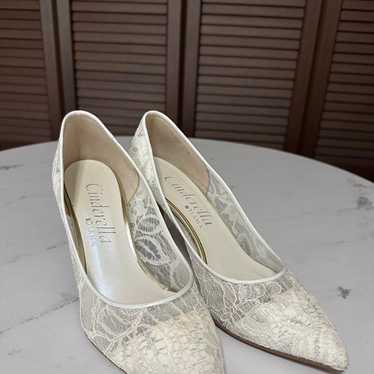 Cinderella Lace Pumps White Diana