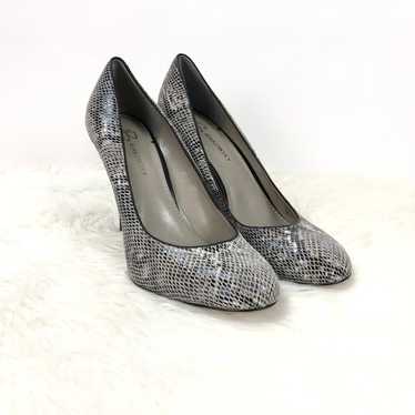 B Makowsky 9.5 M Womens Gray Python Print Leather 