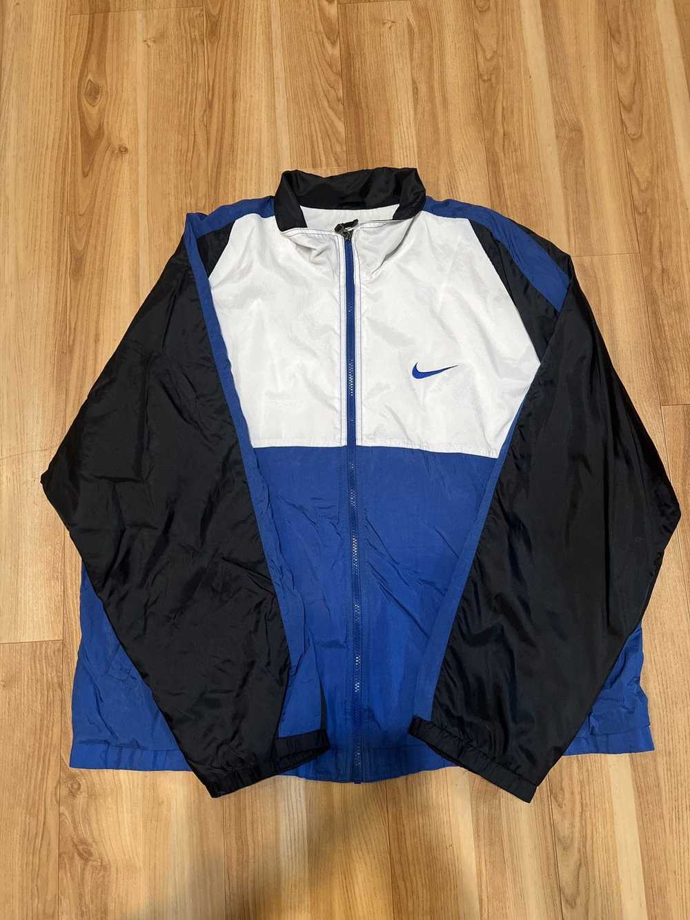 Nike × Streetwear × Vintage Vintage Nike Windbrea… - image 1