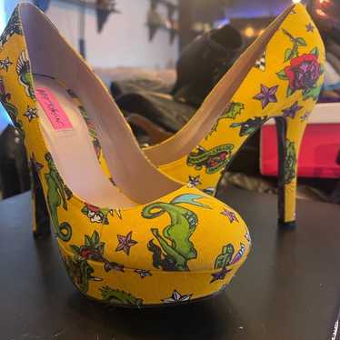 Betsey Johnson Diskko Platform Heels Sz 10 - image 1