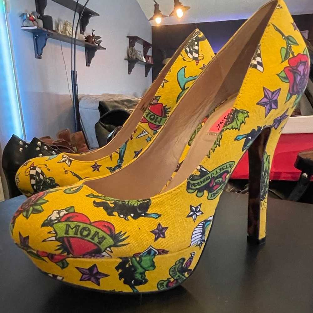 Betsey Johnson Diskko Platform Heels Sz 10 - image 4