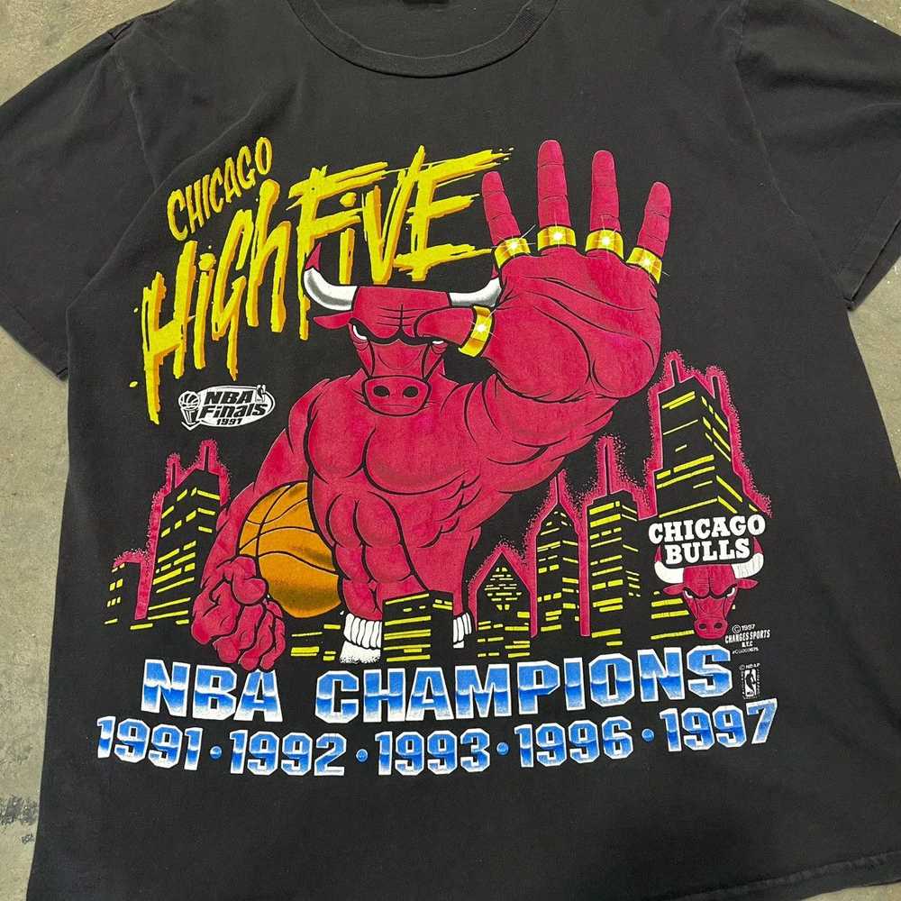 NBA × Vintage Chicago Bulls High Five Champions 1… - image 2