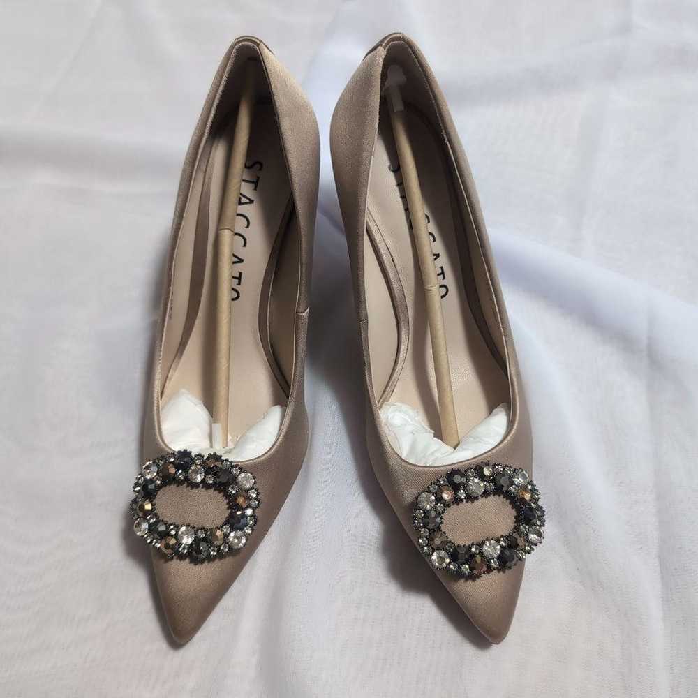 Staccato pumps with embellishments in satin, 22cm. - image 2