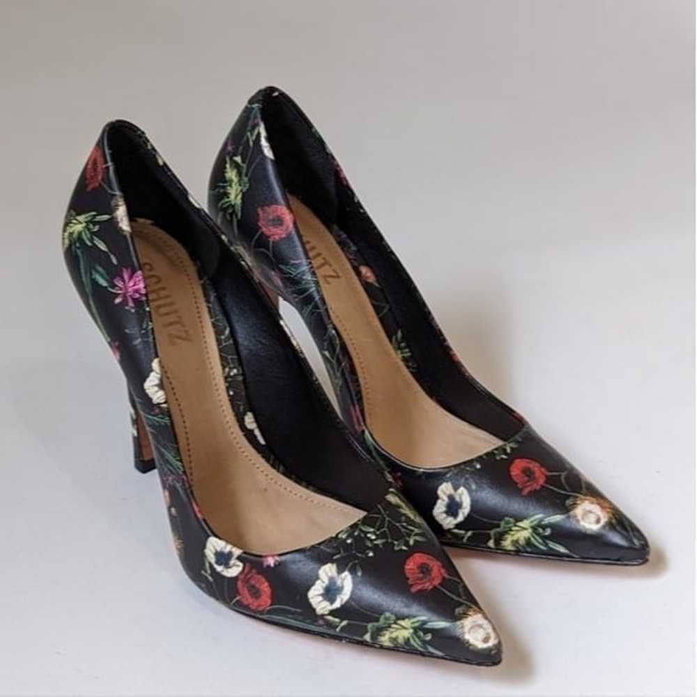 Schutz Gilberta Napa Fiori Floral Pointy Toe Pump… - image 1