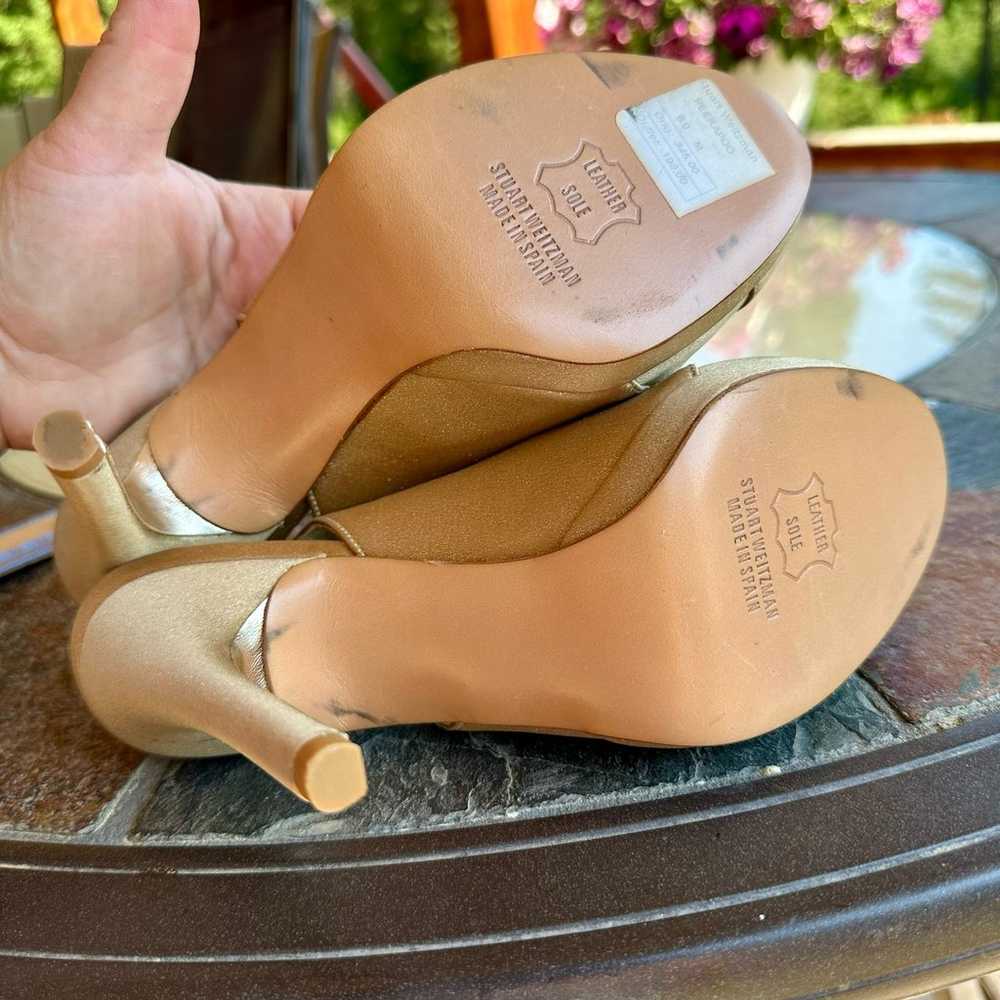 Stuart Weitzman Peekapoo Gold Heels Sz 6 Peep Toe… - image 11