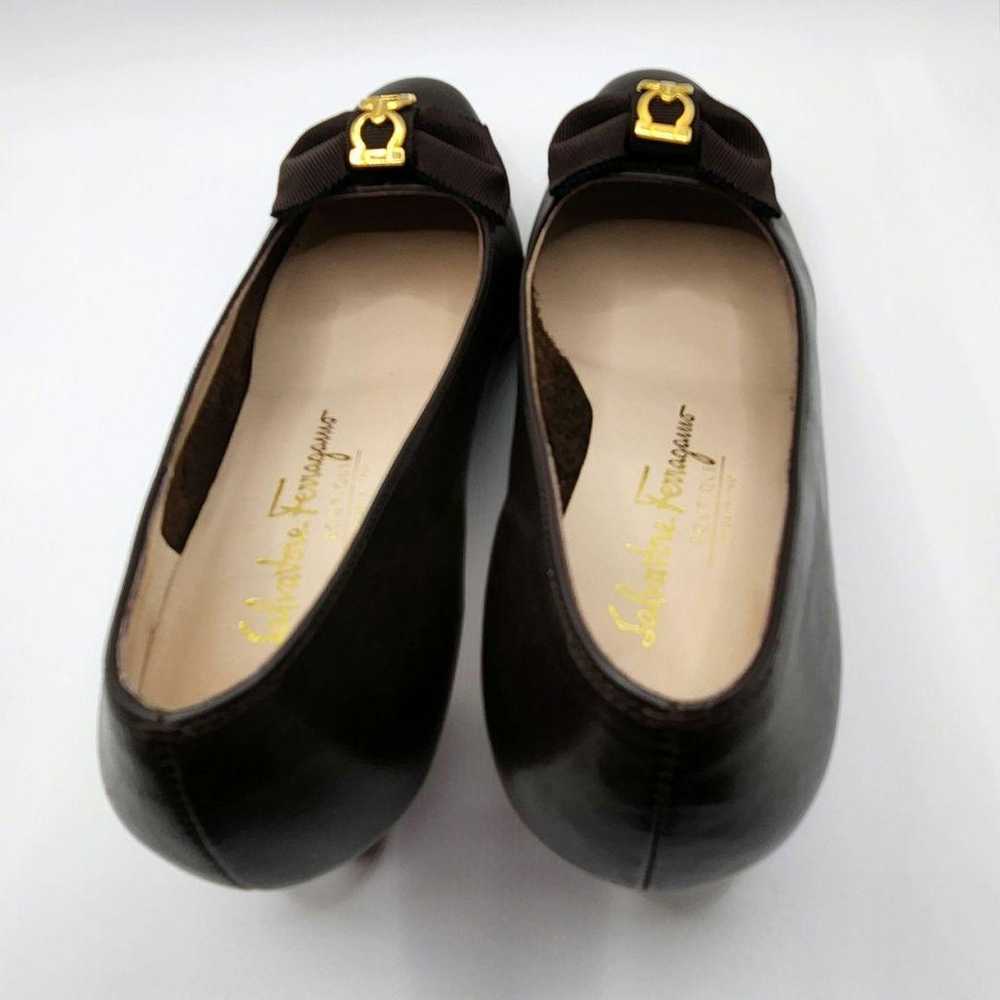 This is a pair of pumps from Salvatore Ferragamo … - image 5