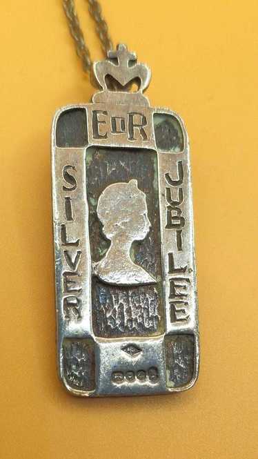 1977年 英国 純銀製 ジュビリーインゴットペンダント＆純銀製チェーン 計21g Excalibur Jewellery② 1977年 英国 純銀製 ジュビリーインゴットペンダント＆純銀製