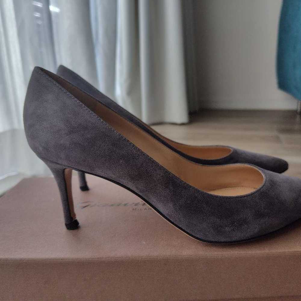 Gianvito Rossi Suede Pumps 38 - image 4