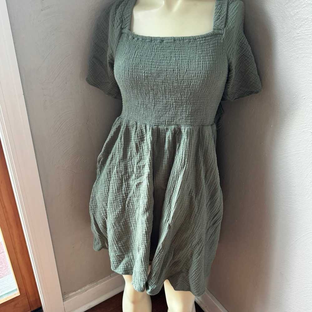 Madewell short sleeve green dress size medium - image 1