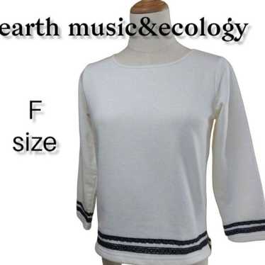 Earth Music & Ecology White 5-7 Minute Sleeve T-sh