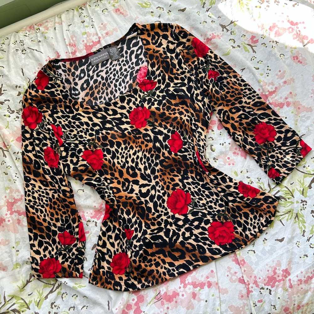 Red Roses & Leopard Top - image 1