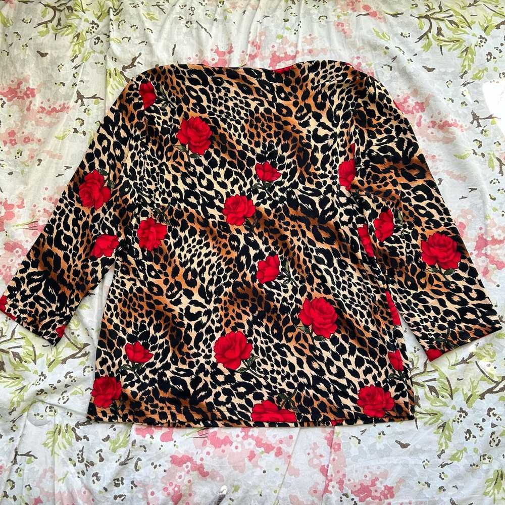 Red Roses & Leopard Top - image 4