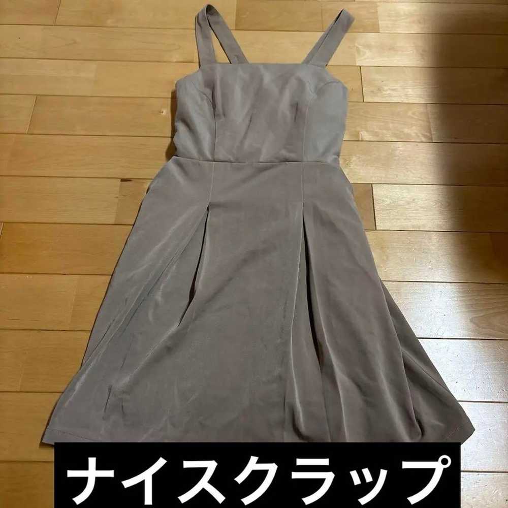 Beige sleeveless knee-length dress - image 1