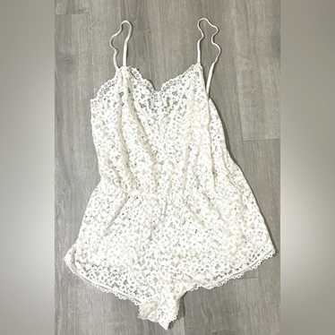 Victoria's Secret Cream Lace Floral Romper Size La