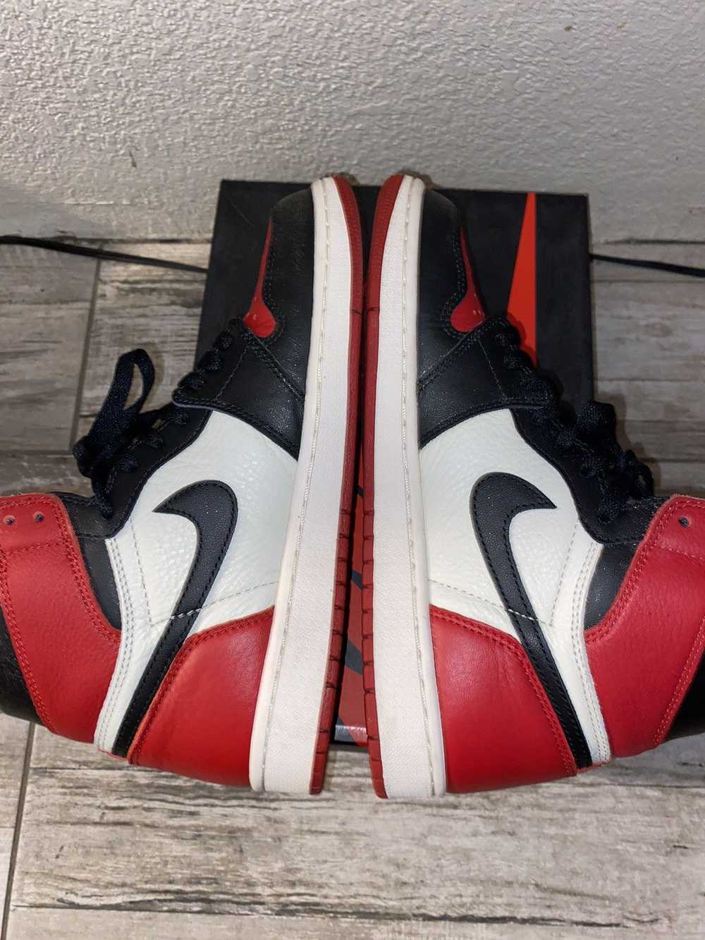 Jordan Brand Bred toe Jordan 1 - image 5