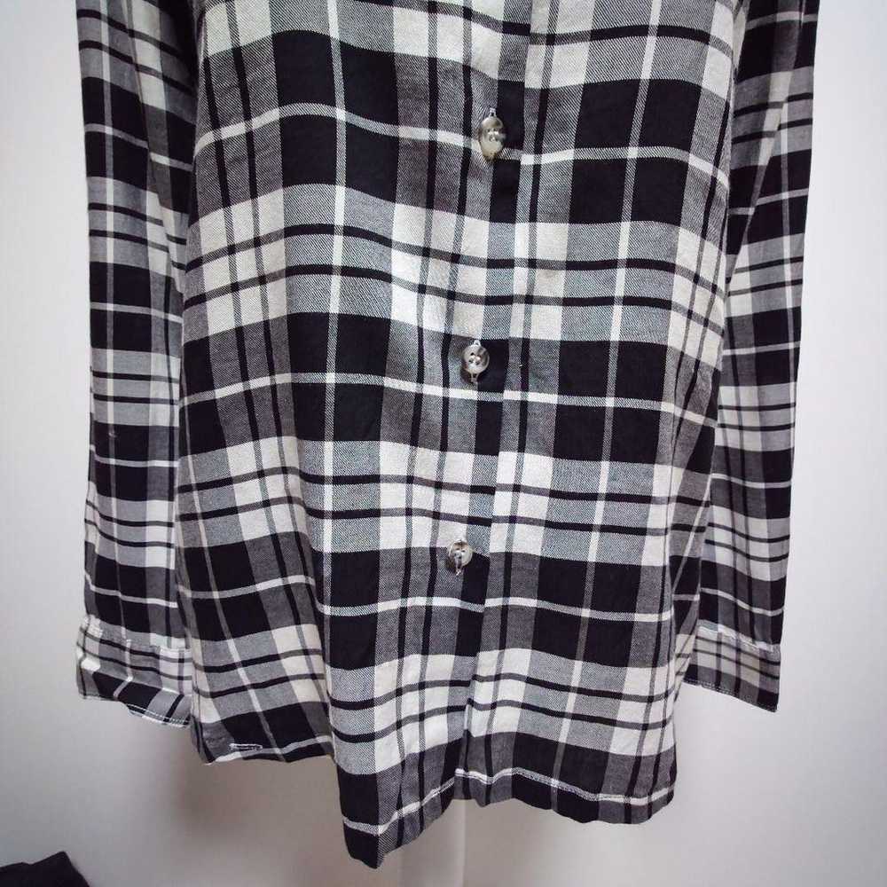 In excellent condition, Lui Chantant shirt blouse… - image 5