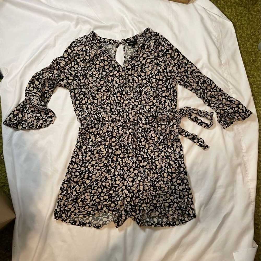 Who What Wear size medium black/tan floral romper - image 1