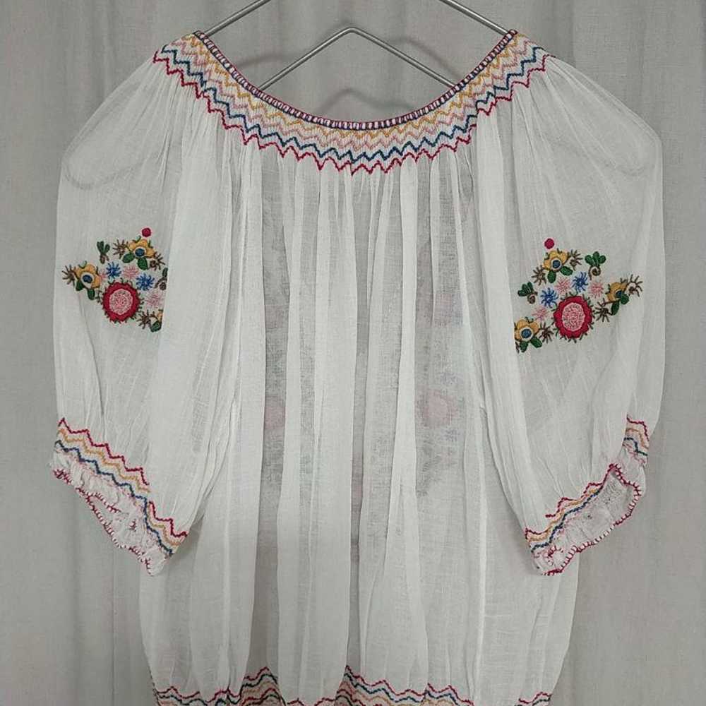 Vintage Hungarian Embroidered Blouse Short Sleeve… - image 7