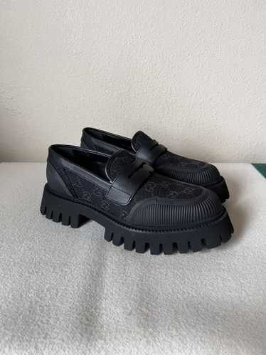 Gucci Gucci New GG Supreme Novo Lug Loafers in Bla