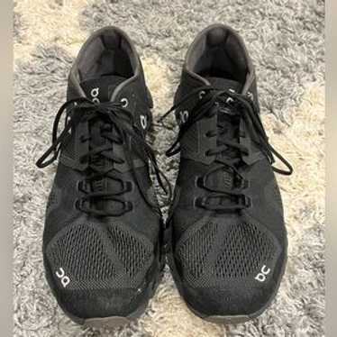 On cloud x black - Gem