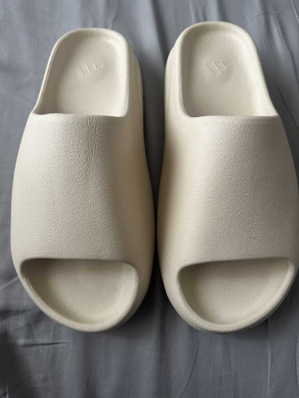 Adidas × Yeezy Season Yeezy Slide Bone 2022 (no b… - image 4