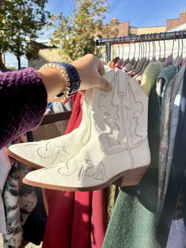 Vintage White cowgirl leather boots