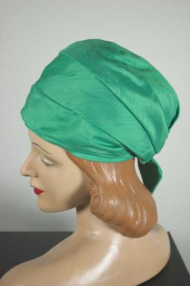 Spearmint green fabric 1960s turban style hat