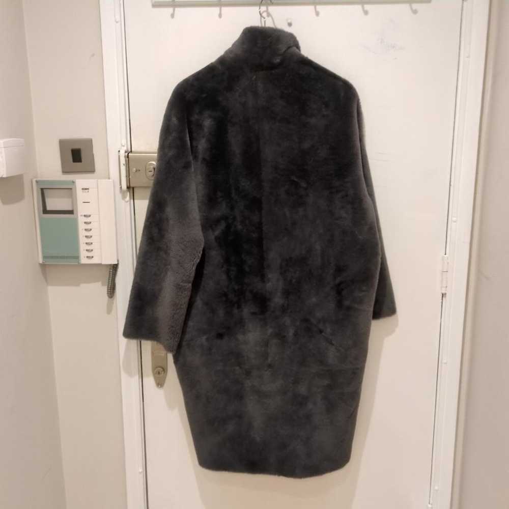 Sprung Frères Shearling coat - image 9